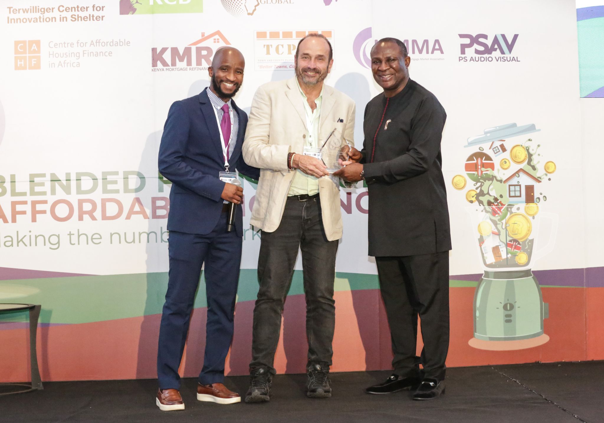 Empowa receiving recognition at the Blended Finance for Affordable Housing forum